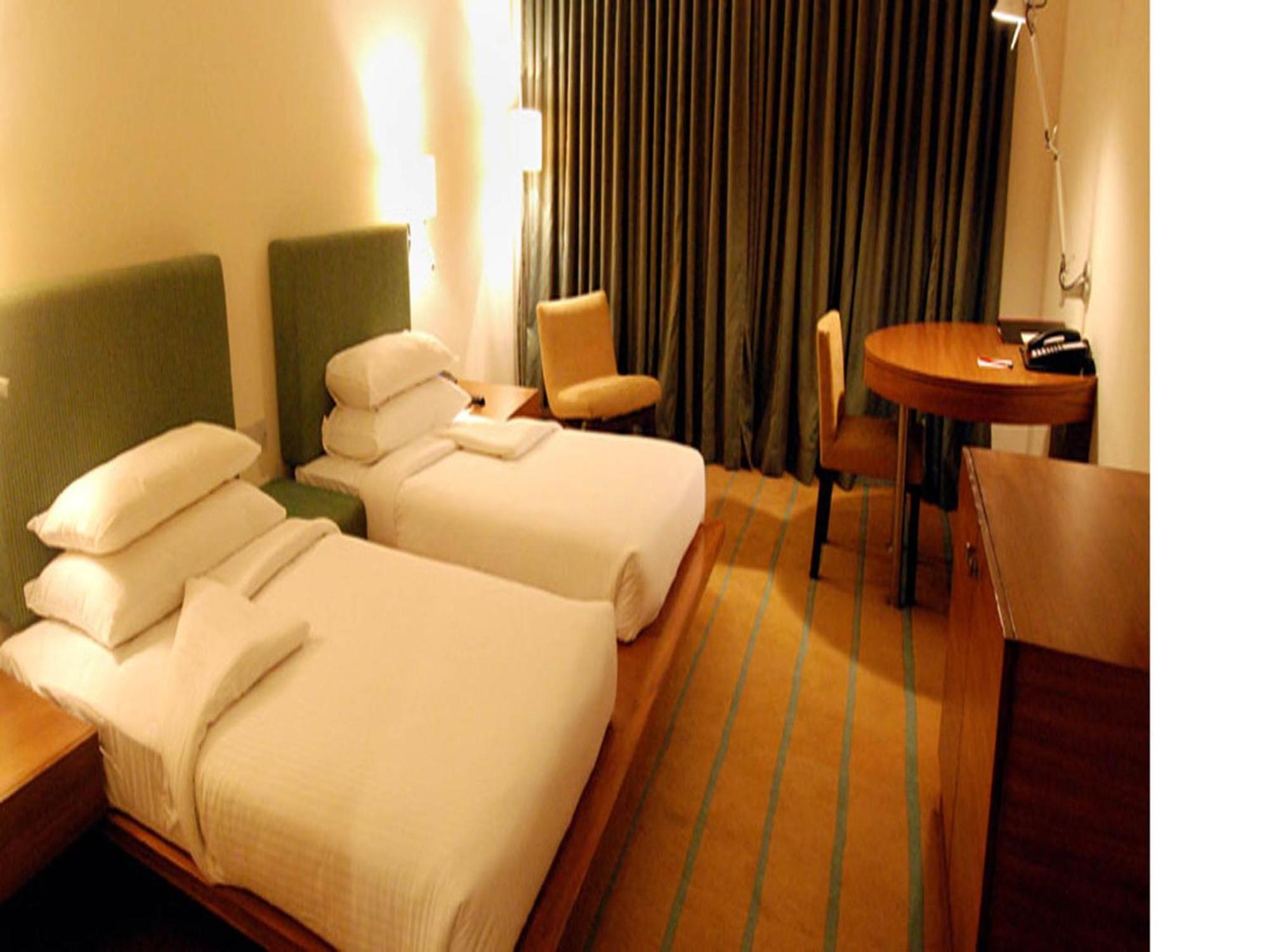 Hotel Parc Estique Pune Dış mekan fotoğraf