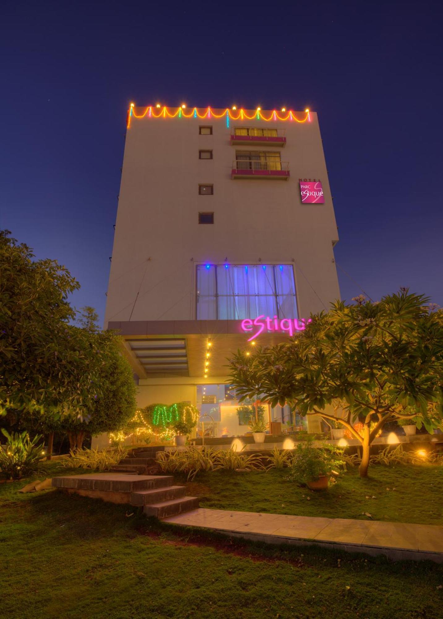 Hotel Parc Estique Pune Dış mekan fotoğraf