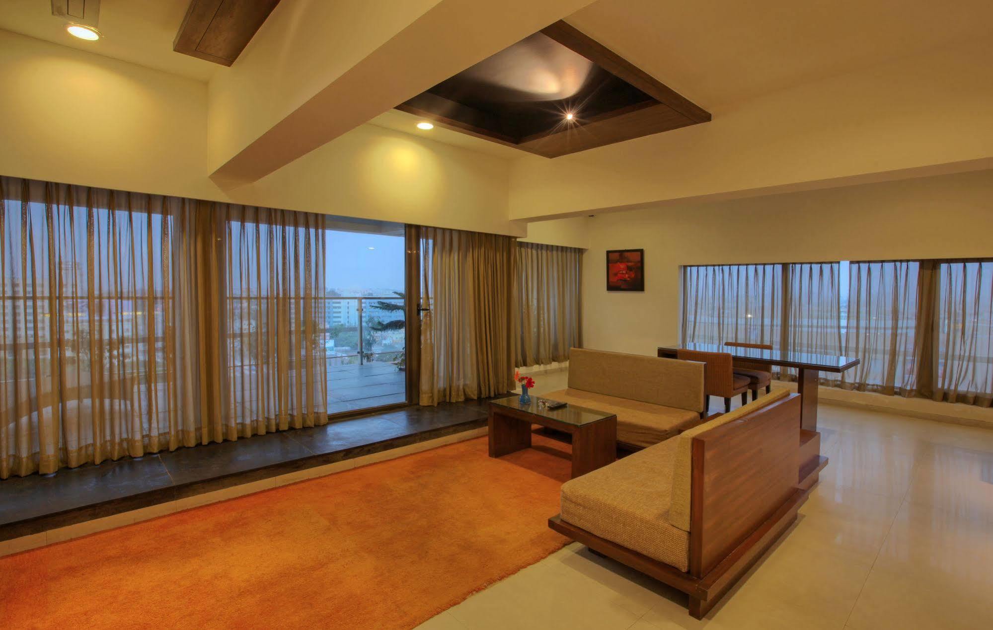 Hotel Parc Estique Pune Dış mekan fotoğraf