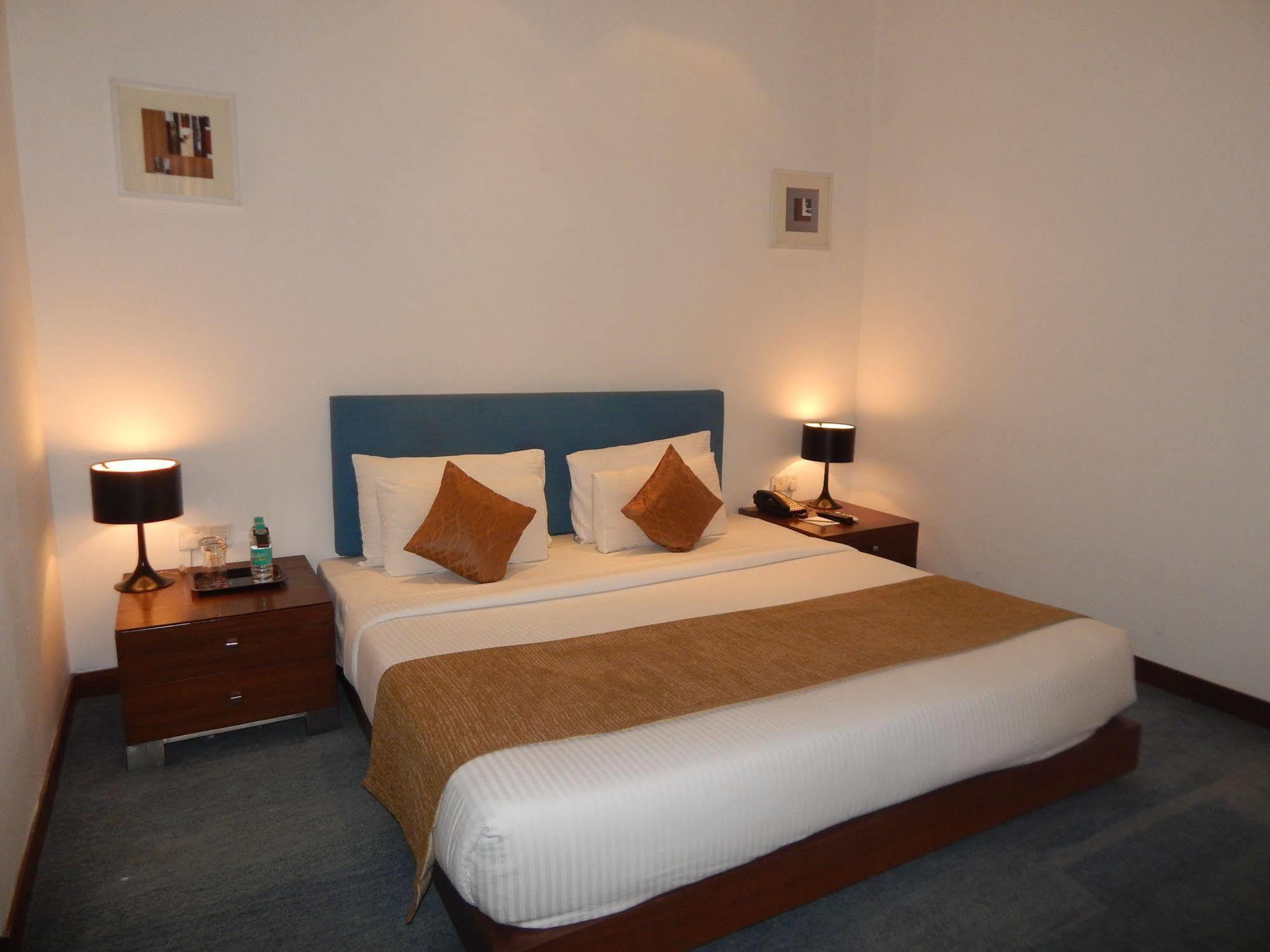 Hotel Parc Estique Pune Dış mekan fotoğraf